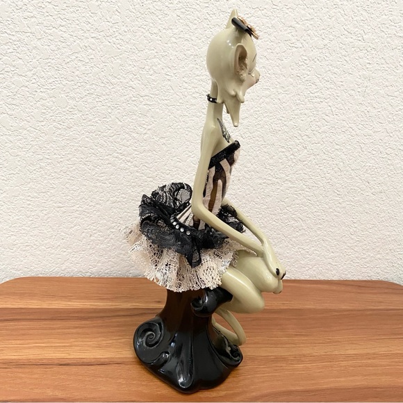 Vintage Sexy Kitty Art Whimsical Cat Sitting 14” Anthropomorphic Cat Figurine - Picture 15 of 16